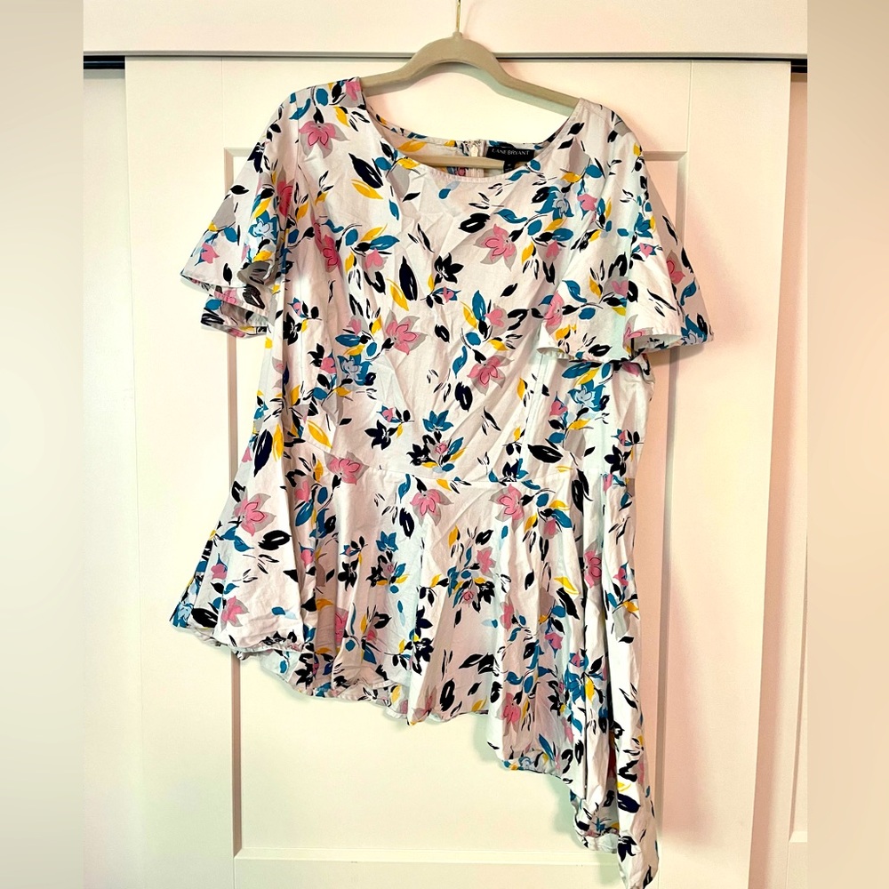 Lane Bryant | Asymmetrical White/Floral Blouse w/Back Zipper - Size 20